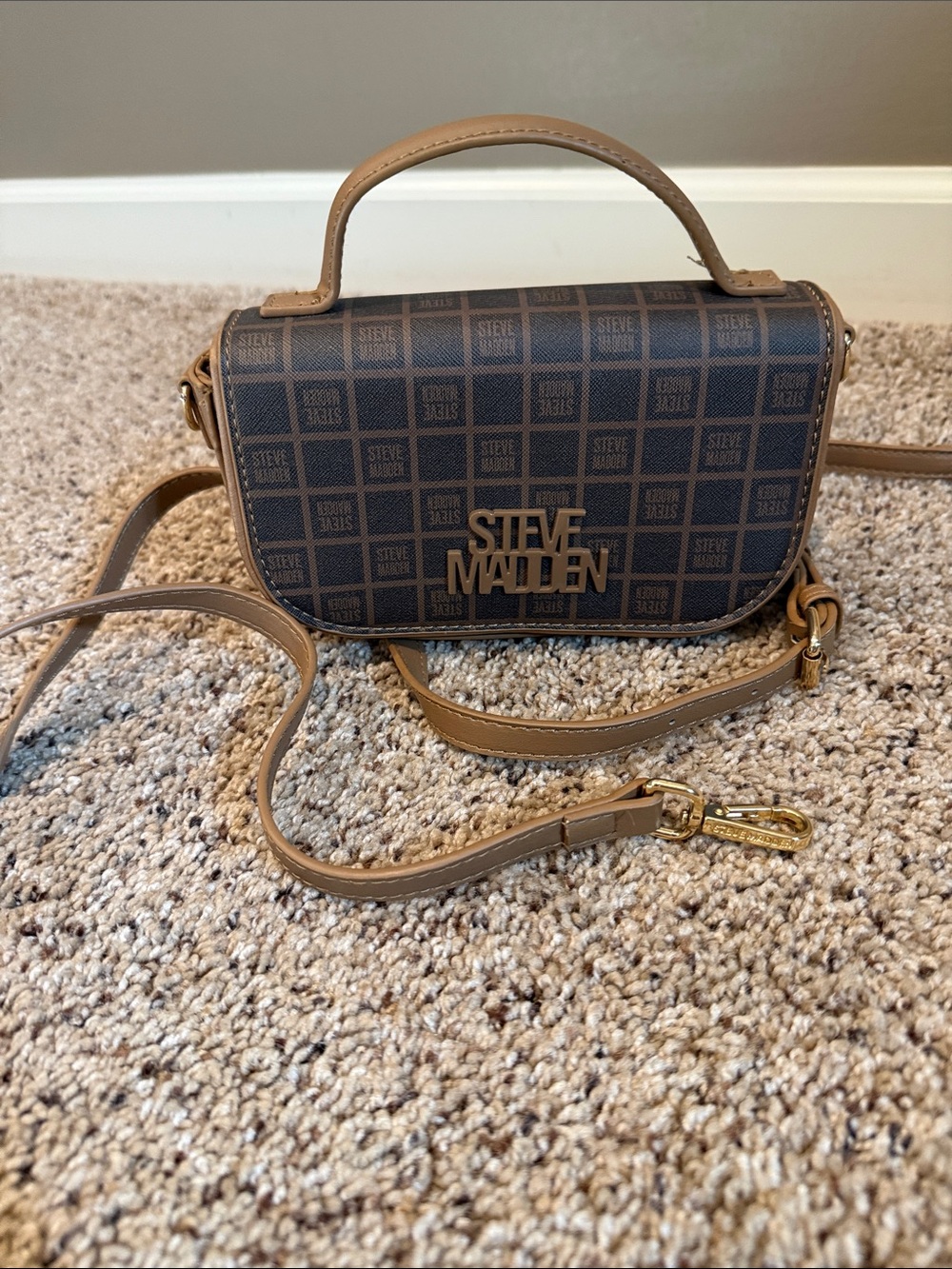 Steve Madden Brown Crossbody Bag with Tan Trim and Gold Logo
